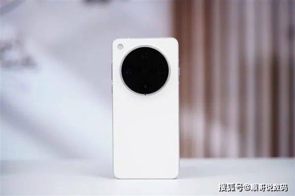 光：搭载天玑9500+双潜望镜头！不朽情缘网站又一款2K直屏新机曝(图5)